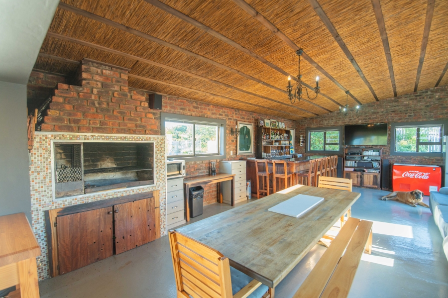 4 Bedroom Property for Sale in Clarendon Marine Eastern Cape